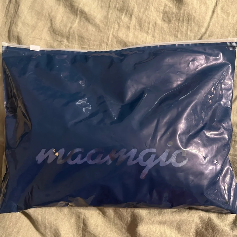 NWT/NIP - maamgic men’s swim shorts.